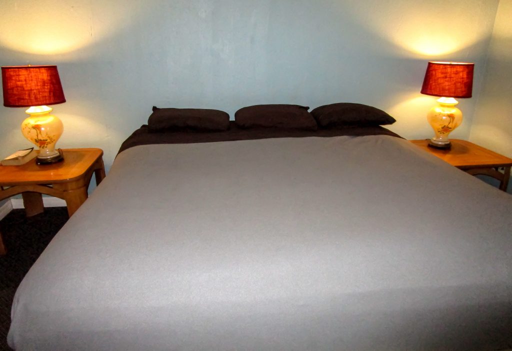 King Bed & Night Stands